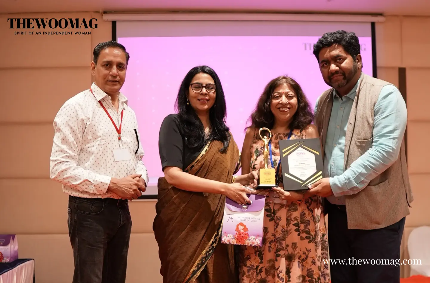 cover-Ritu-Soni-Bhagat-receiving-award-himanshi-lydia-singh-at-unstoppable-summit.webp